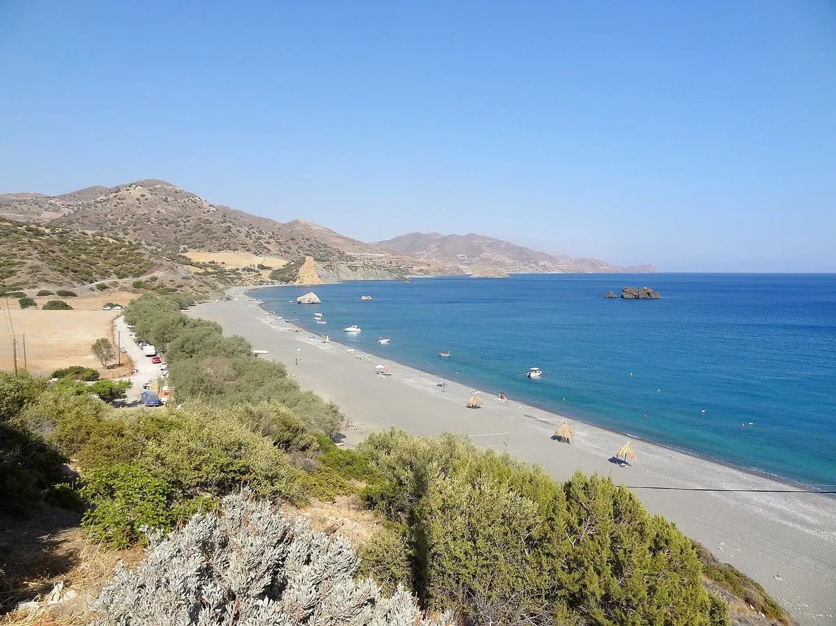 The long tamarisk-backed beach of Kali Limenes