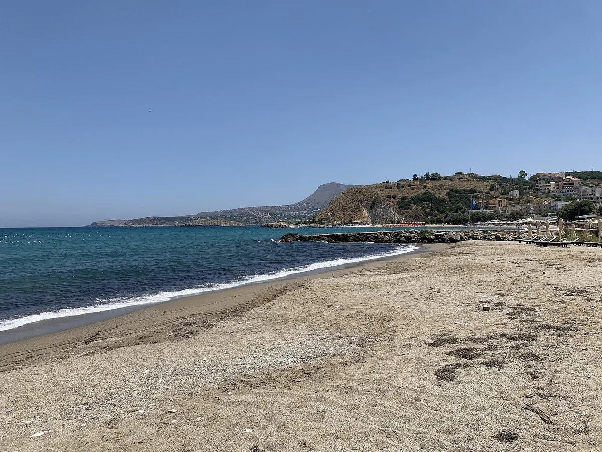 The long beach and breakwater at Kalyves