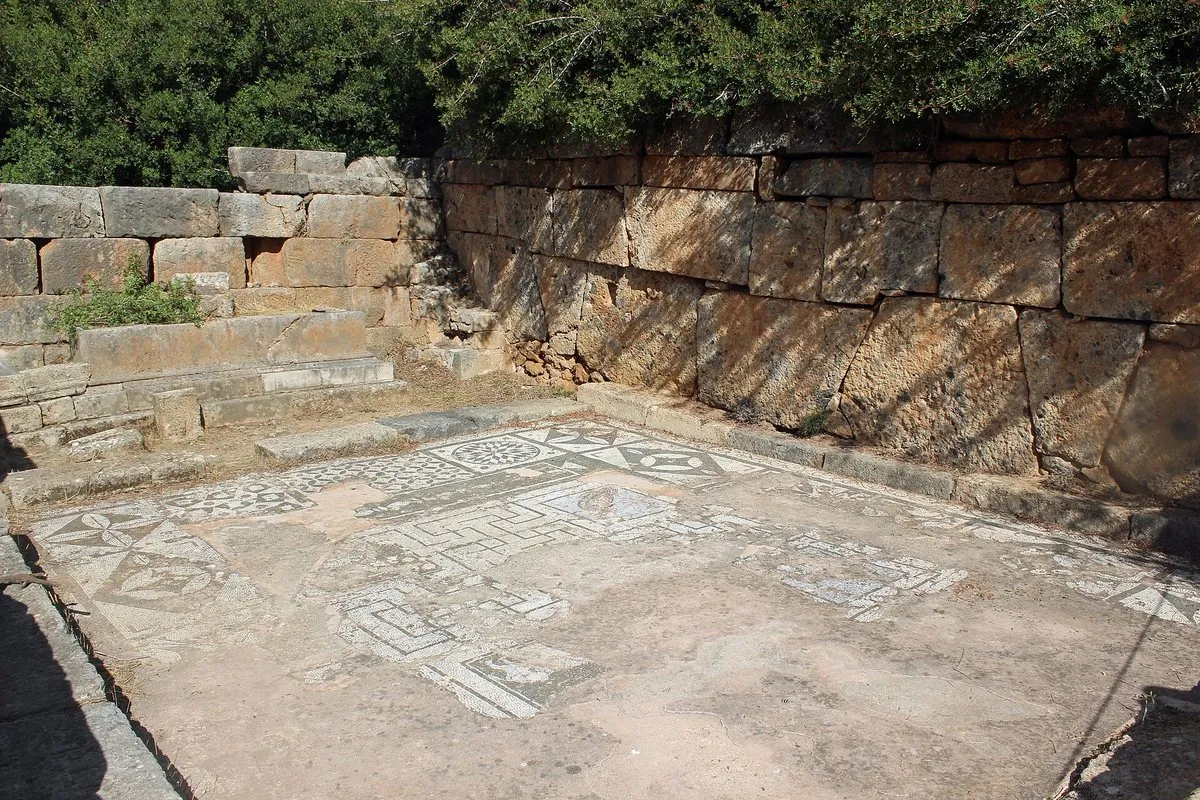 Der Mosaikboden im Tempel des Asklepios in Lissos