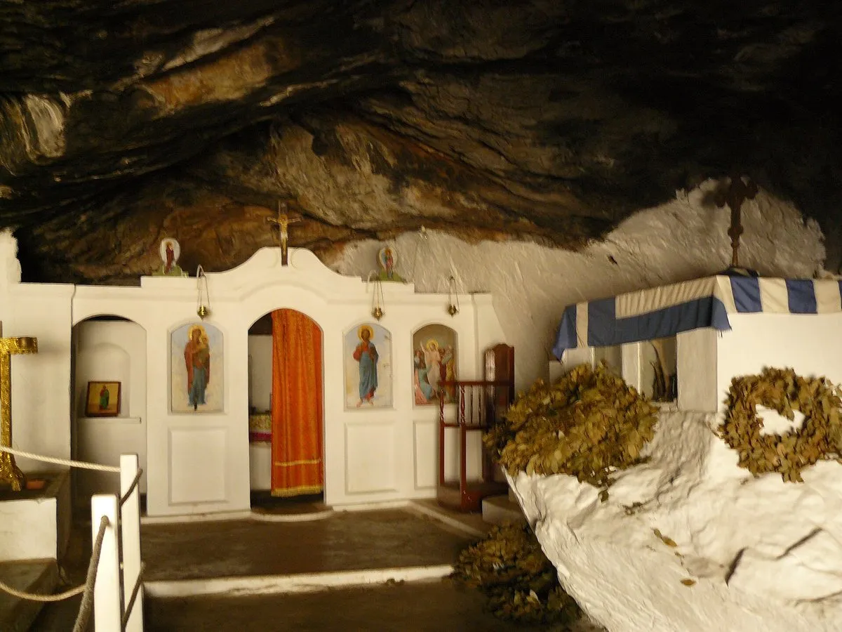 The whitewashed chapel of Agios Thomas inside the Milatos cave