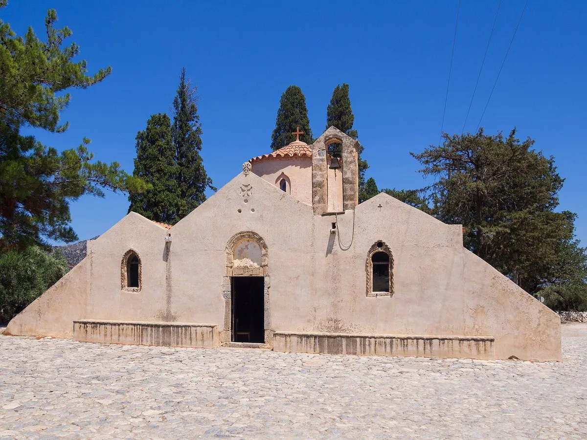 The whitewashed front of Panagia Kera