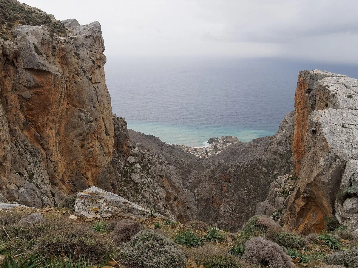 The Abbas canyon notch opening to the Libyan Sea